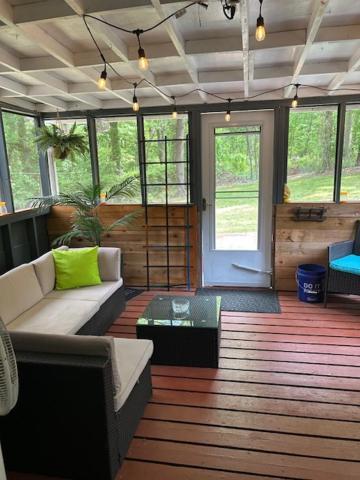 Serene Retreat! 420 Friendly In Designated Area, 3 Minutes To Downtown Richmond Luaran gambar